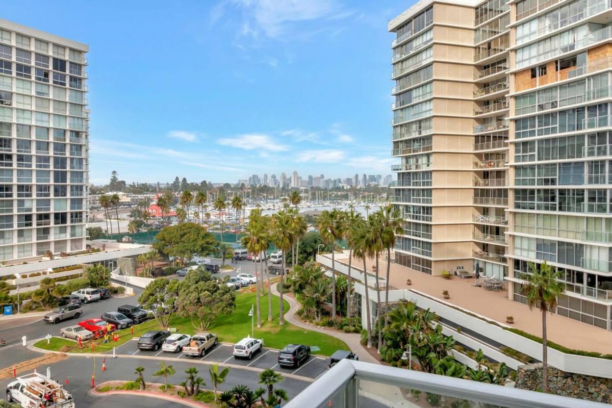 Apartment for rent at 1760 Avenida Del Mundo, Coronado, CA 92118