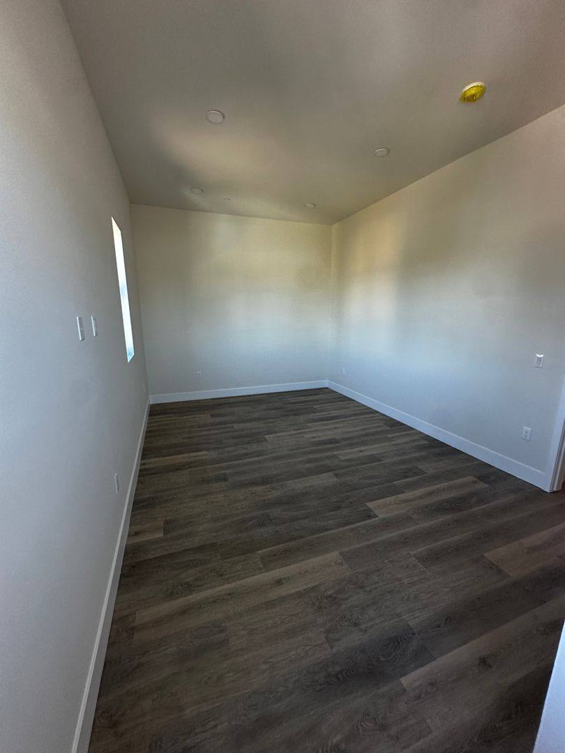 Apartment for rent at 1015 21st St, Los Angeles, CA 90007