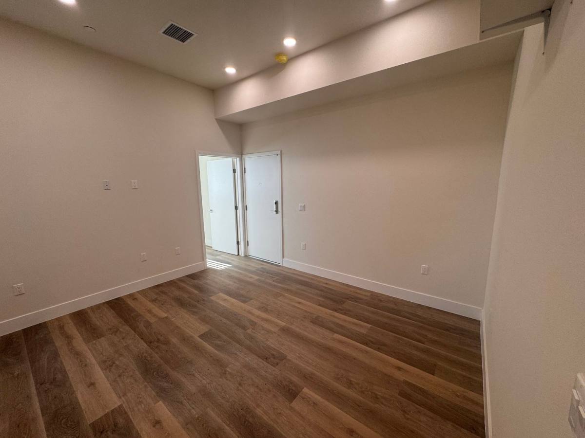 Apartment for rent at 1015 21st St, Los Angeles, CA 90007