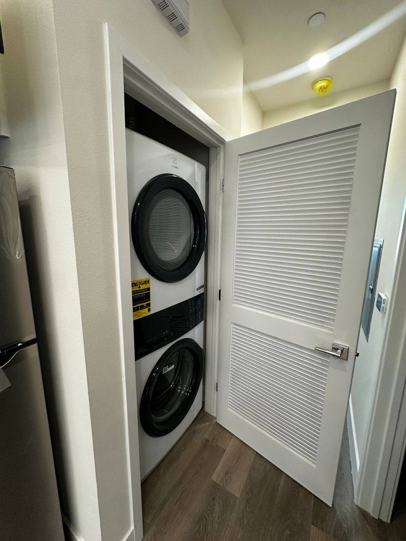 Apartment for rent at 1015 21st St, Los Angeles, CA 90007
