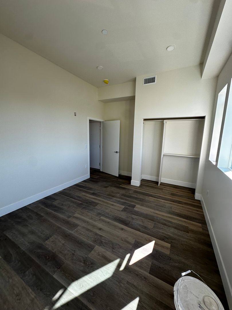 Apartment for rent at 1015 21st St, Los Angeles, CA 90007