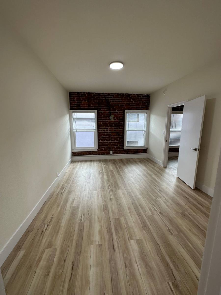 Apartment for rent at 750 S Mariposa, Los Angeles, CA 90005