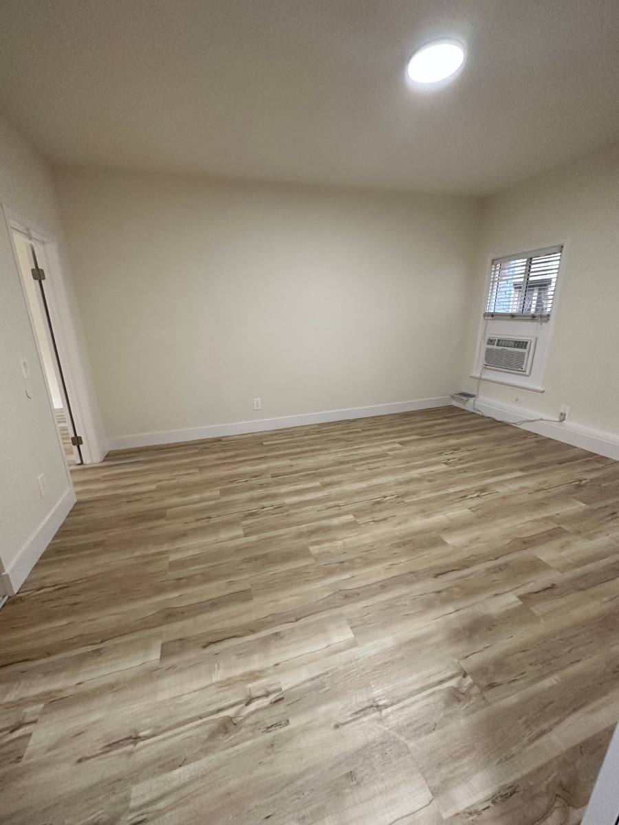 Apartment for rent at 750 S Mariposa, Los Angeles, CA 90005