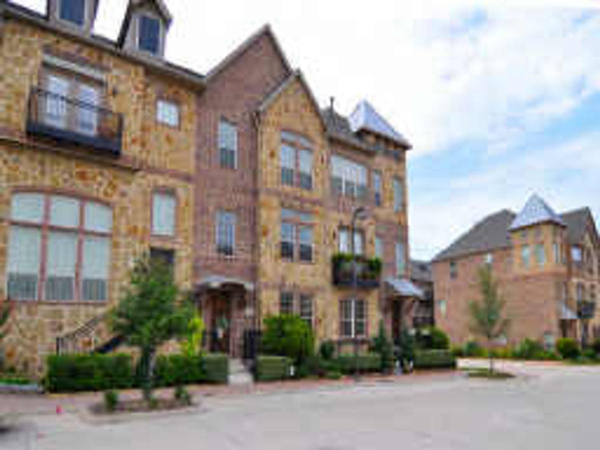 Townhouse for rent at 7914 Bishop Rd, Plano, TX 75024