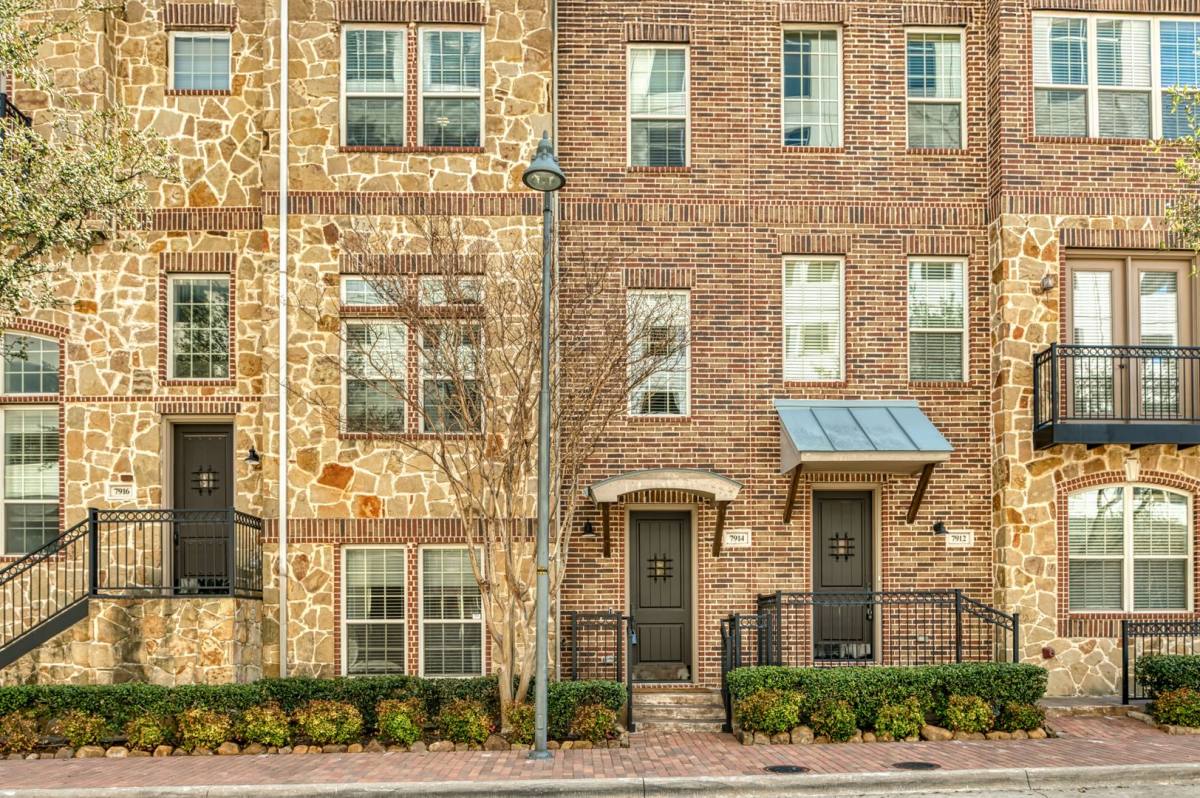 Townhouse for rent at 7914 Bishop Rd, Plano, TX 75024