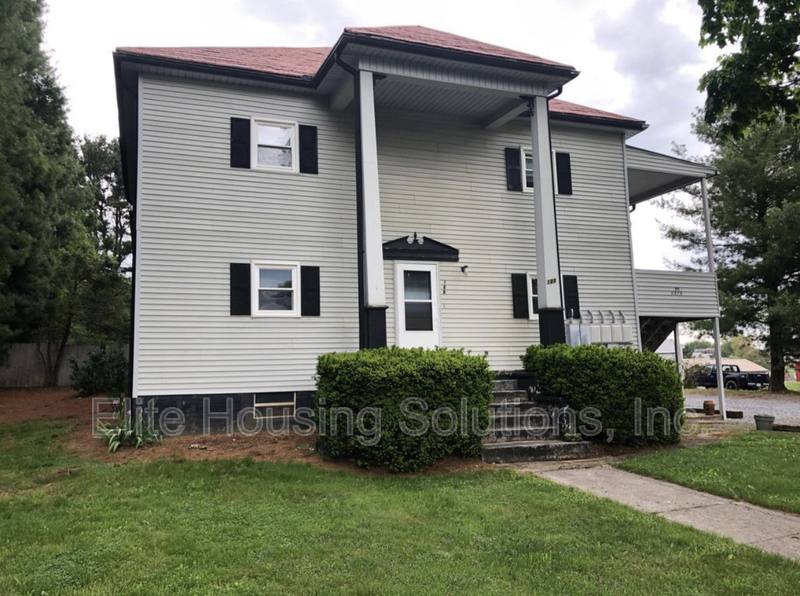 Apartment for rent at 108 E Buck Ave #B, Rural Retreat, VA 24368