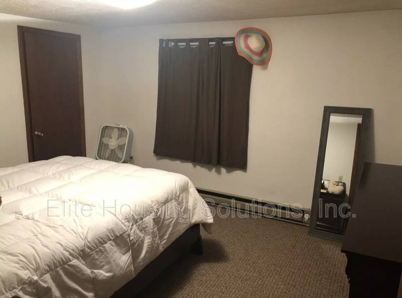 Apartment for rent at 108 E Buck Ave #B, Rural Retreat, VA 24368