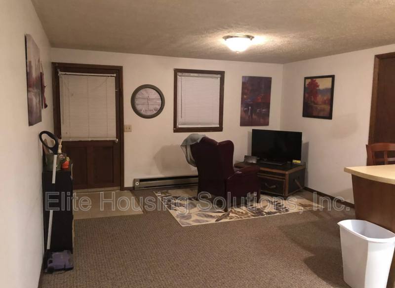 Apartment for rent at 108 E Buck Ave #B, Rural Retreat, VA 24368