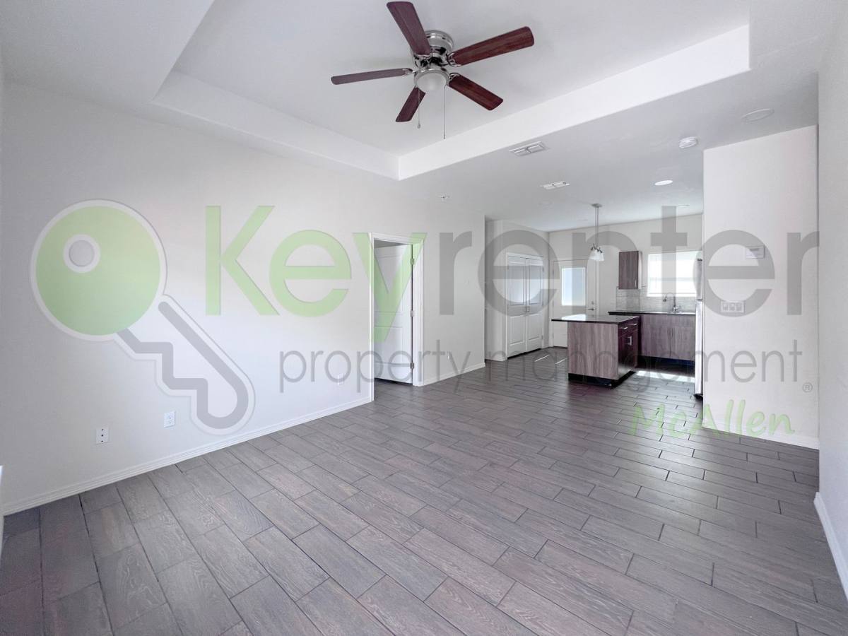 Townhouse for rent at 1609 W Cortlandt St, Edinburg, TX 78541