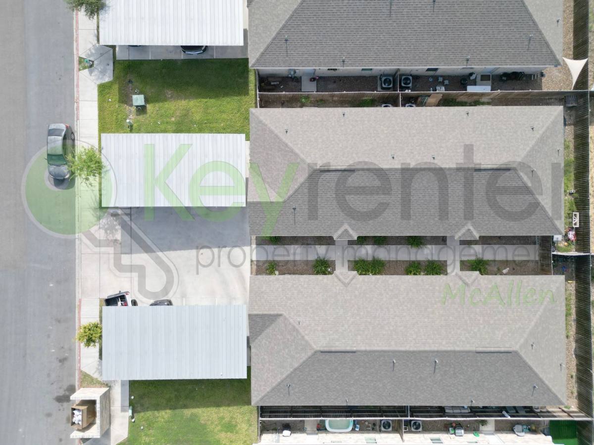 Townhouse for rent at 1609 W Cortlandt St, Edinburg, TX 78541