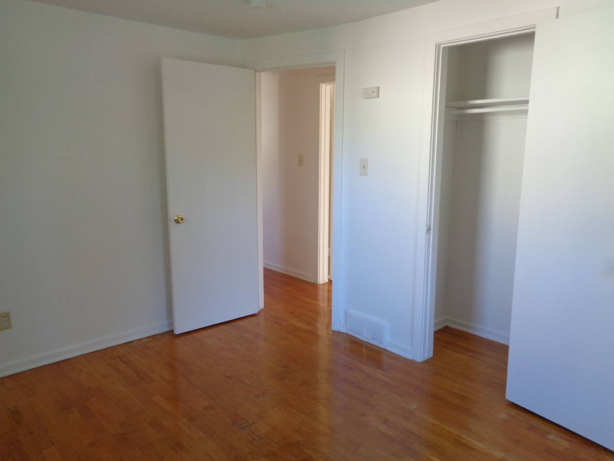 Townhouse for rent at 300 Mains Ave, Syracuse, NY 13207