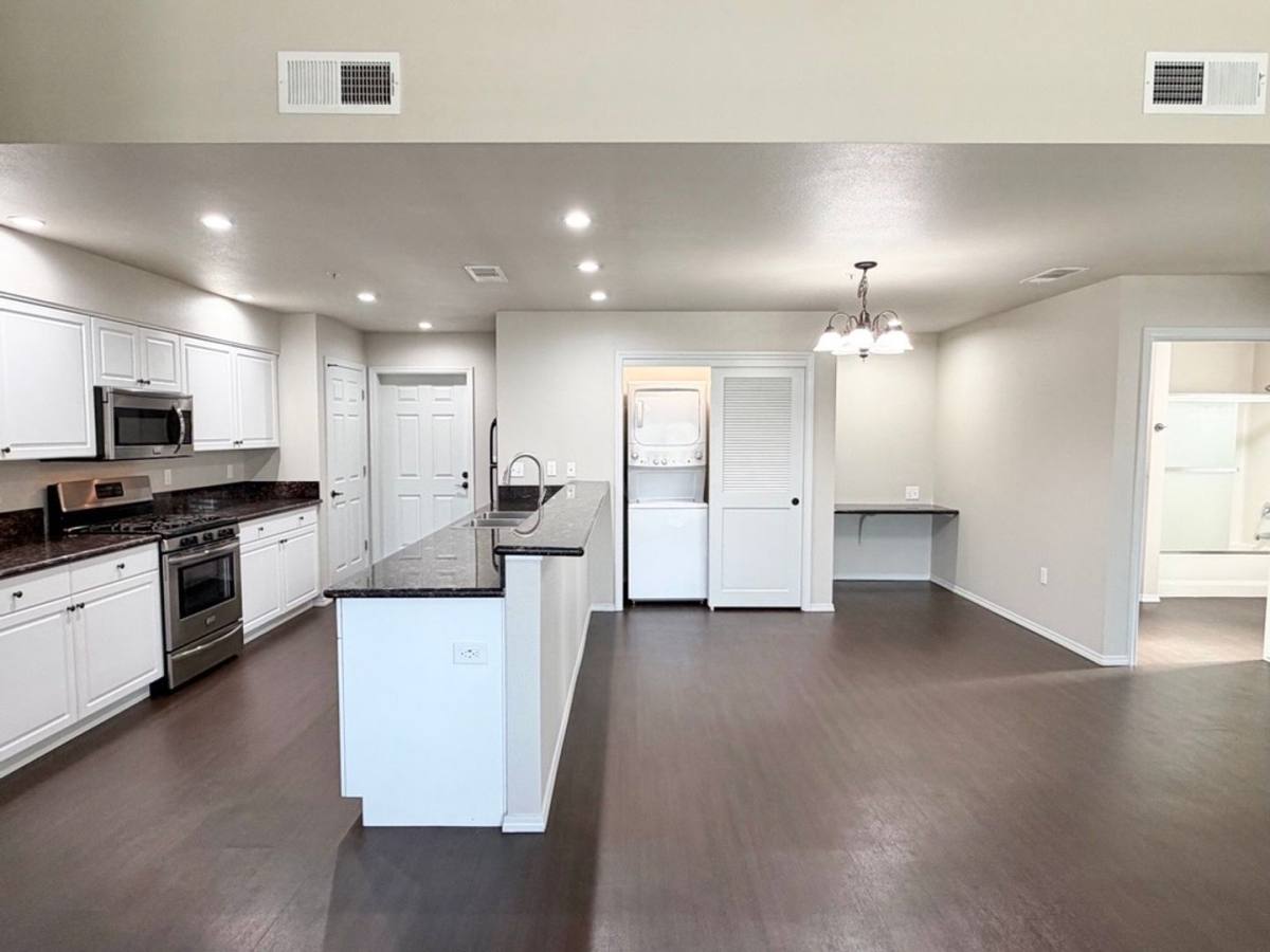Apartment for rent at 2627 Ashlan Ave, Clovis, CA 93611