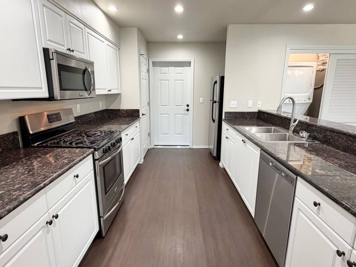Apartment for rent at 2627 Ashlan Ave, Clovis, CA 93611