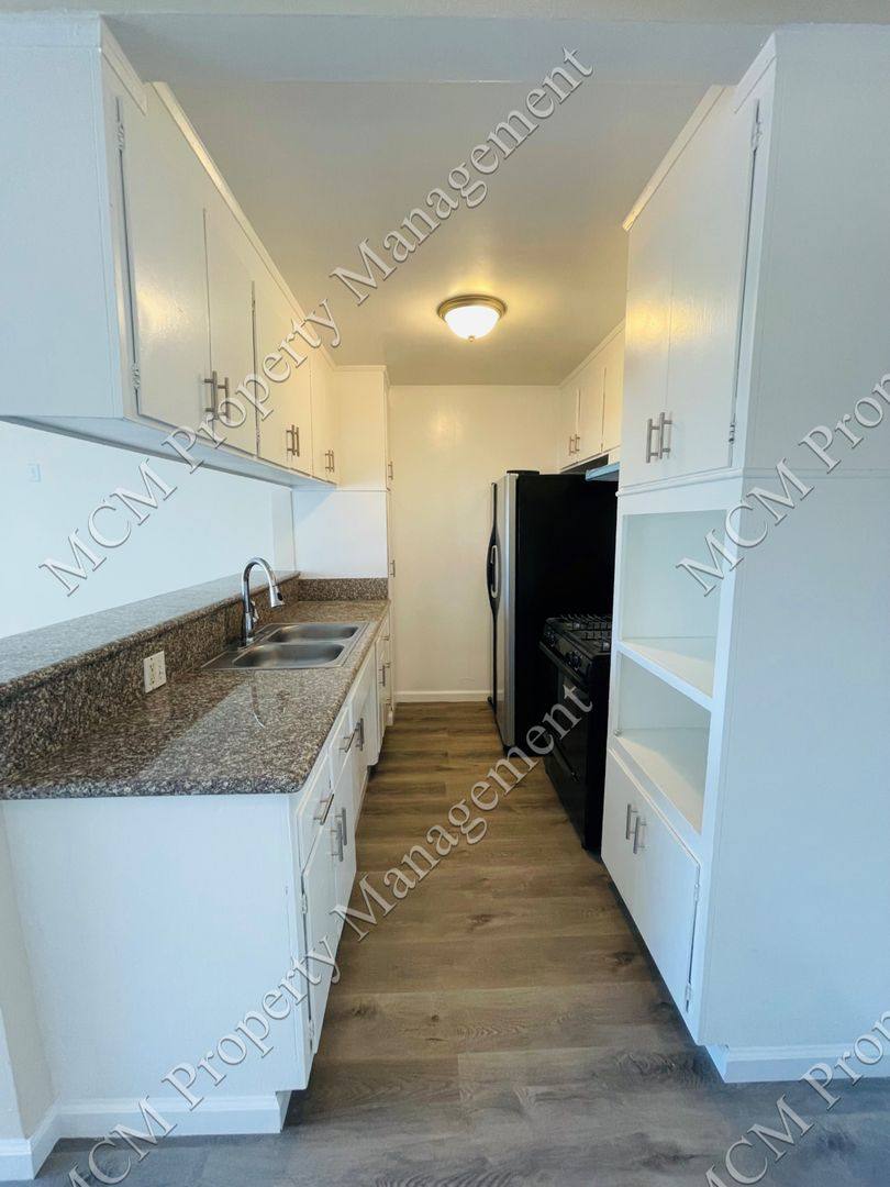 Apartment for rent at 6051 Romaine St, Los Angeles, CA 90038