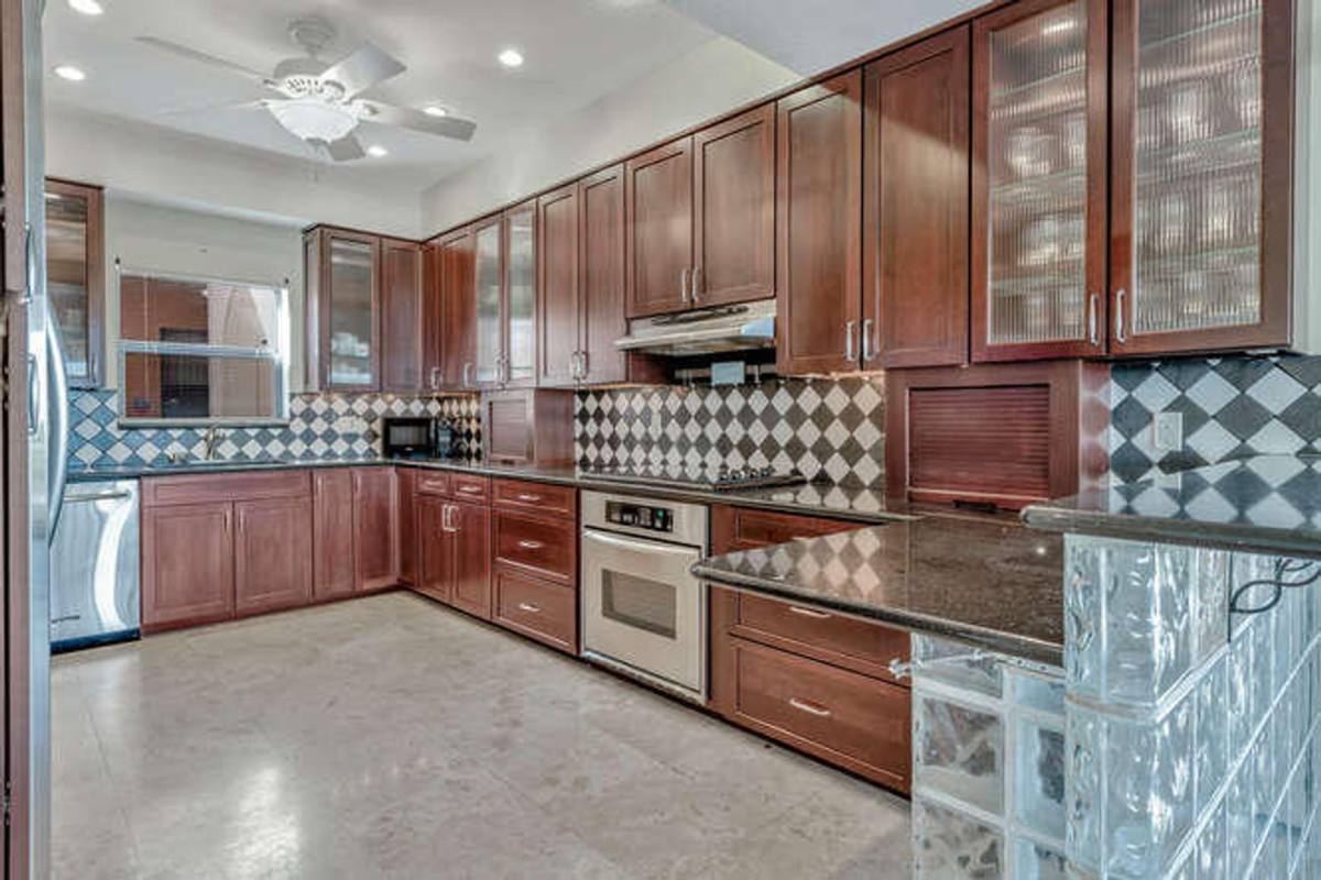 Condo for rent at 1640 Presidential Way #501, West Palm Beach, FL 33401