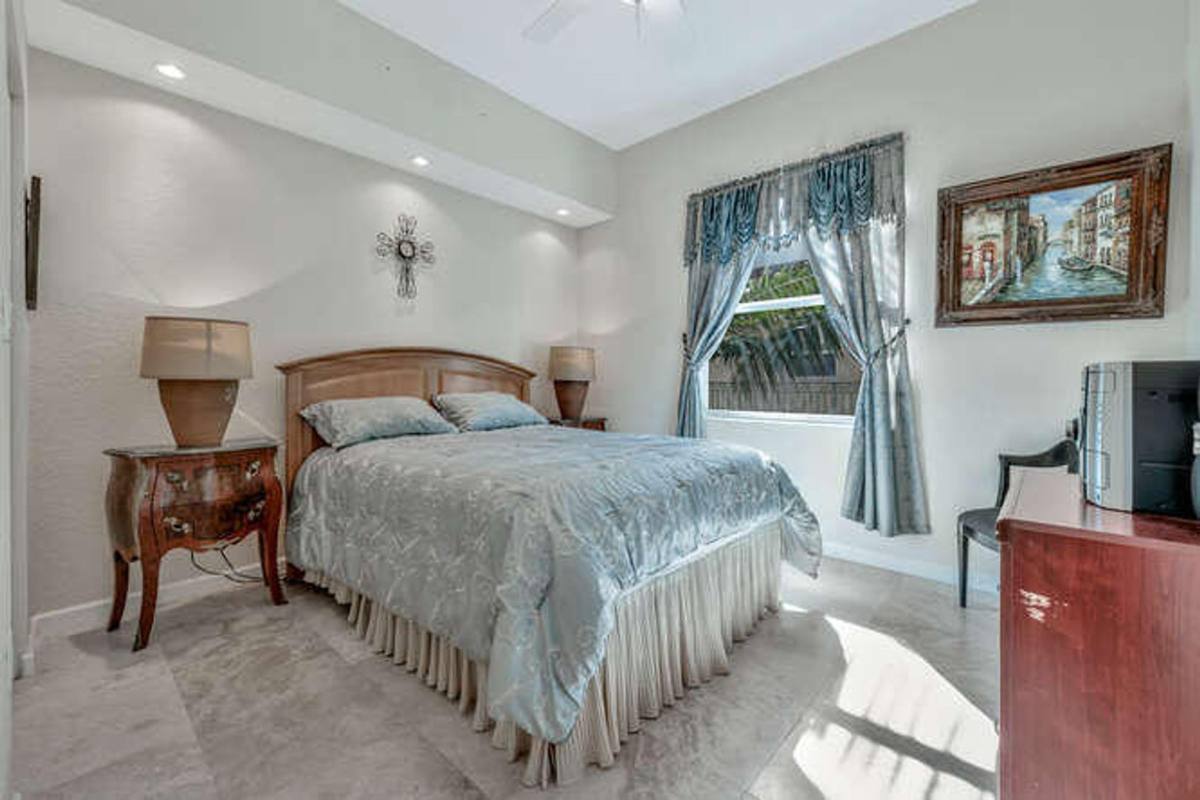 Condo for rent at 1640 Presidential Way #501, West Palm Beach, FL 33401
