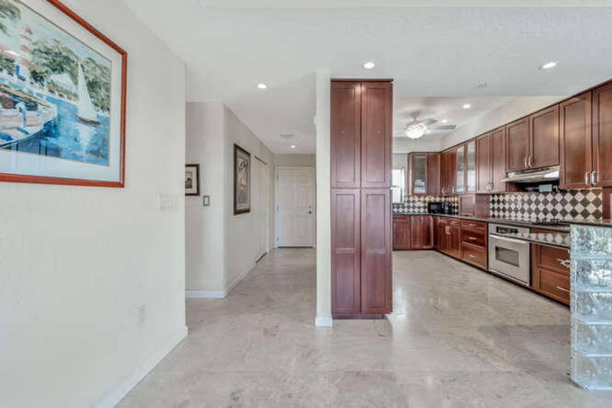 Condo for rent at 1640 Presidential Way #501, West Palm Beach, FL 33401