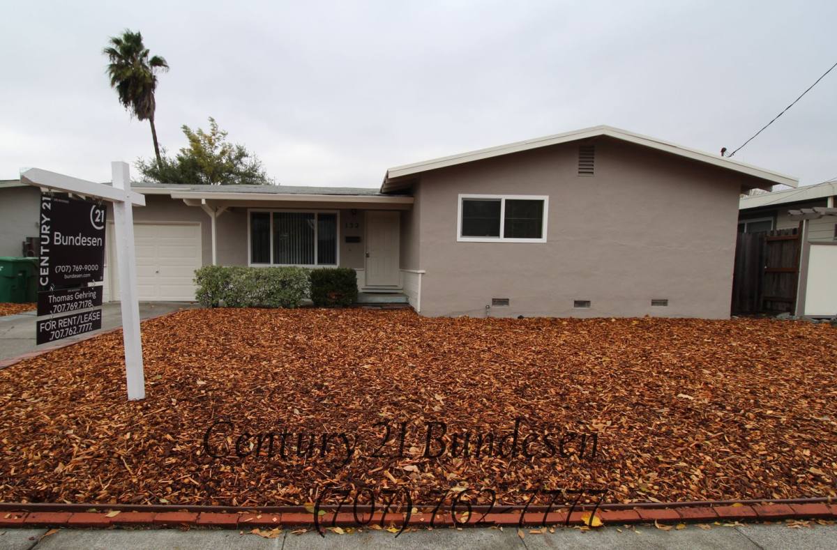 House for rent at 132 Maria Dr, Petaluma, CA 94954