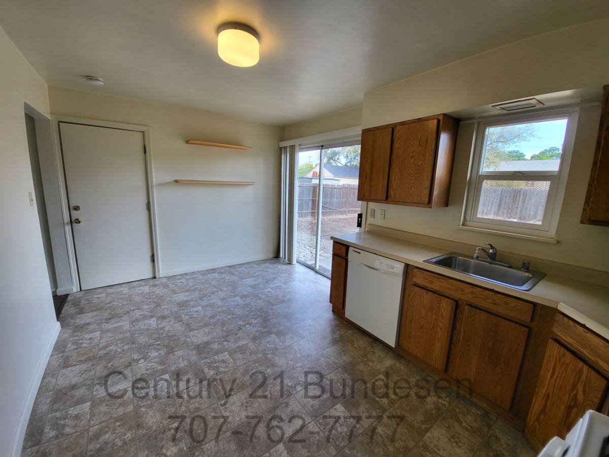 House for rent at 132 Maria Dr, Petaluma, CA 94954