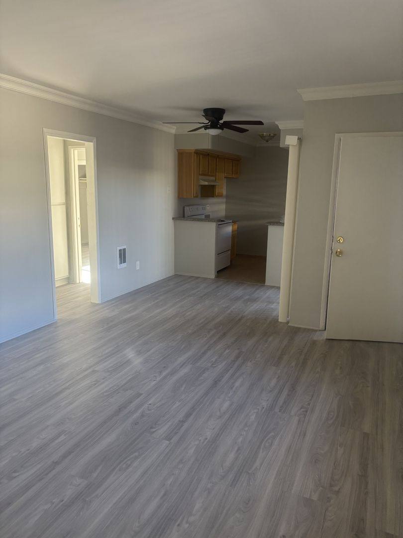 Apartment for rent at 10059 Pinewood Ave, Tujunga, CA 91042
