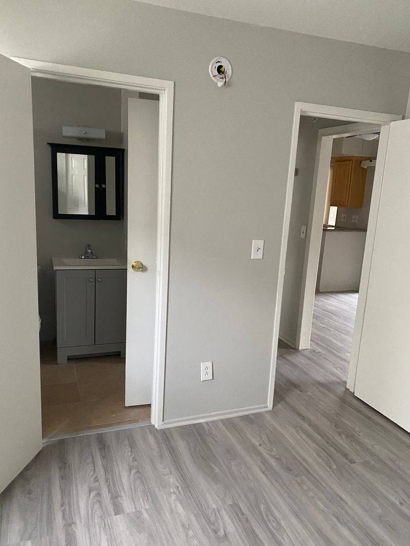 Apartment for rent at 10059 Pinewood Ave, Tujunga, CA 91042