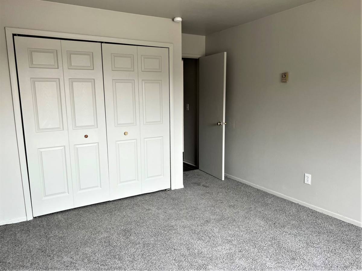 Apartment for rent at 21641 Hillside, Clinton Township, MI 48035
