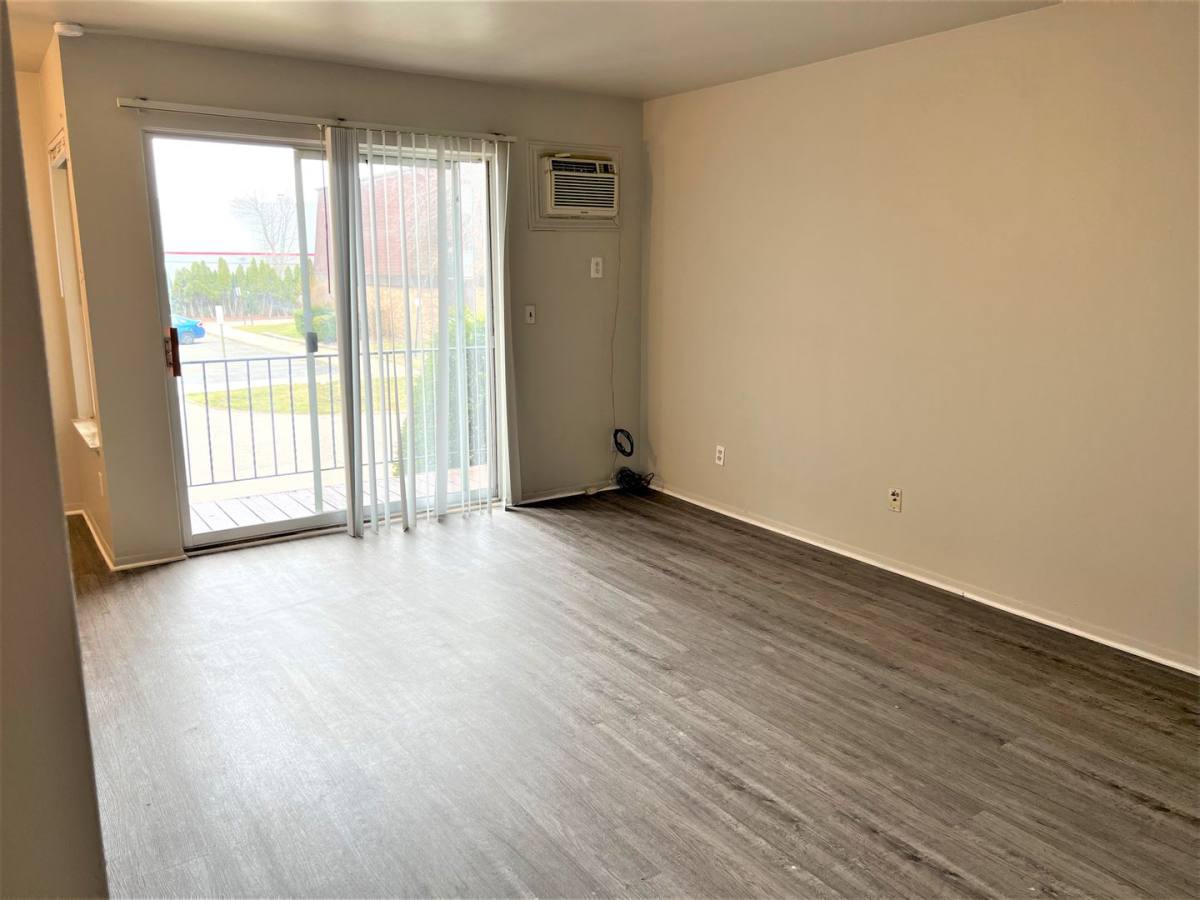 Apartment for rent at 21641 Hillside, Clinton Township, MI 48035