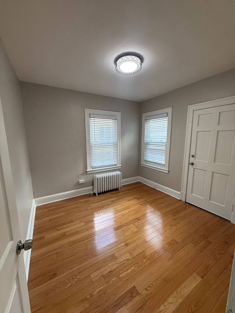 Apartment for rent at 843 Farmington Ave, West Hartford, CT 06119