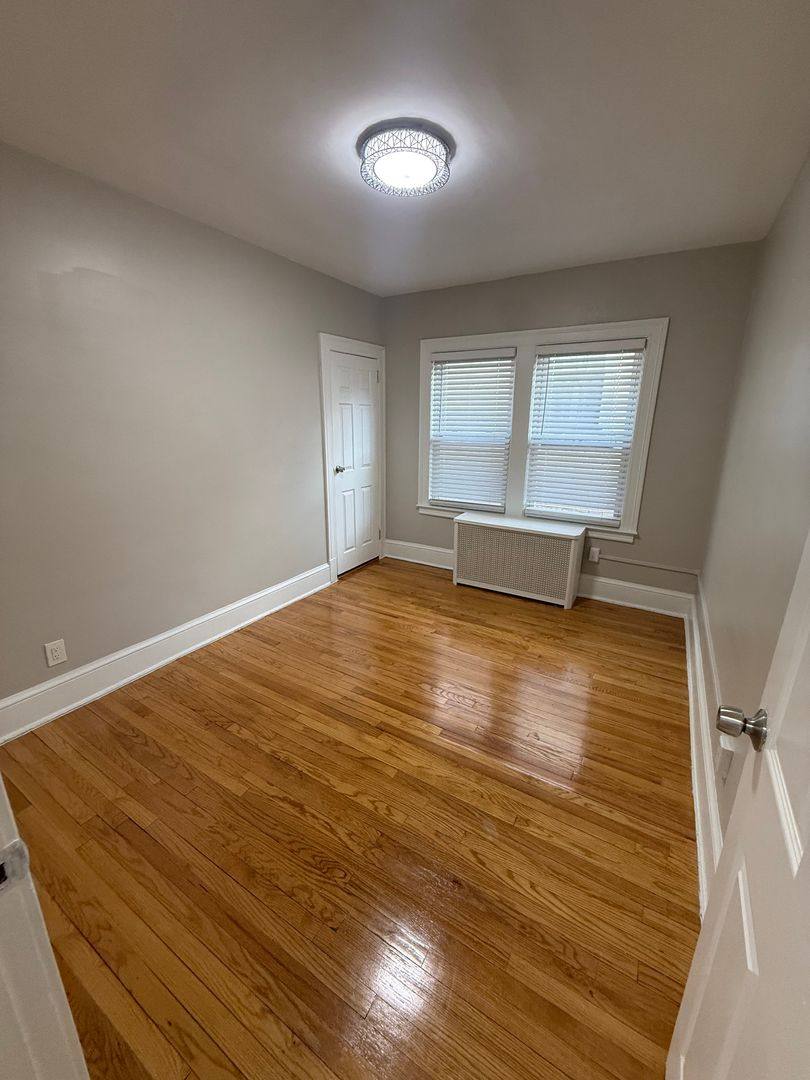 Apartment for rent at 843 Farmington Ave, West Hartford, CT 06119