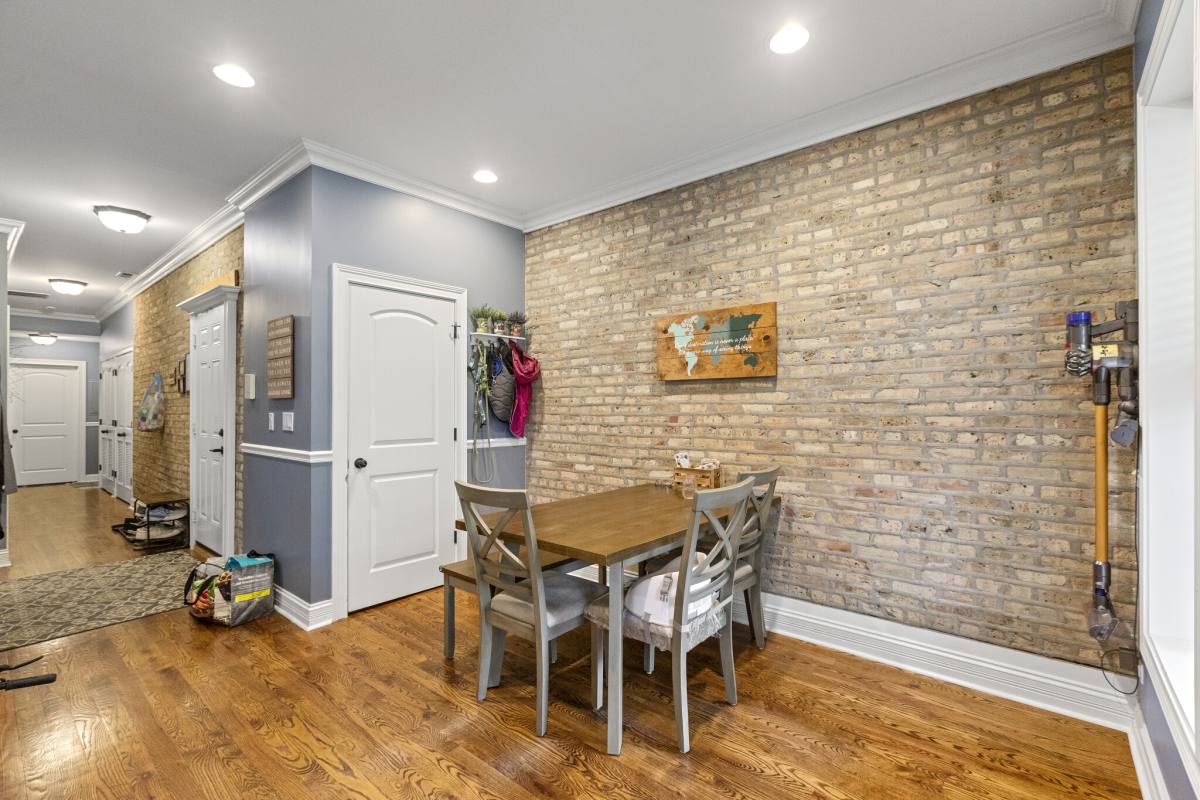 Condo for rent at 5219 Winthrop #2, Chicago, IL 60640