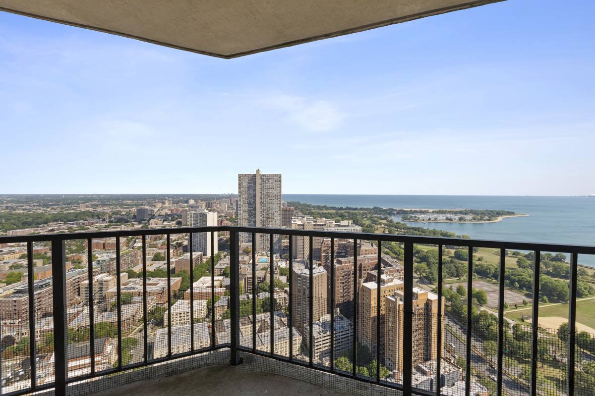 Condo for rent at 3660 Lakeshore #4410F, Chicago, IL 60613