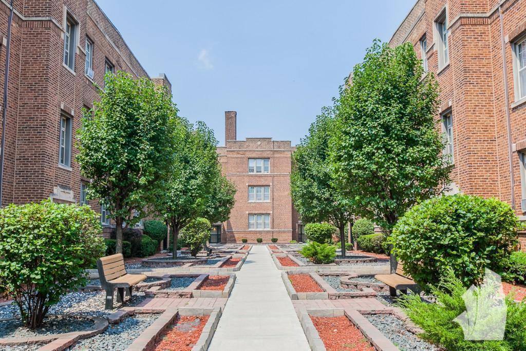 Apartment for rent at 620 Barry #S1, Chicago, IL 60657