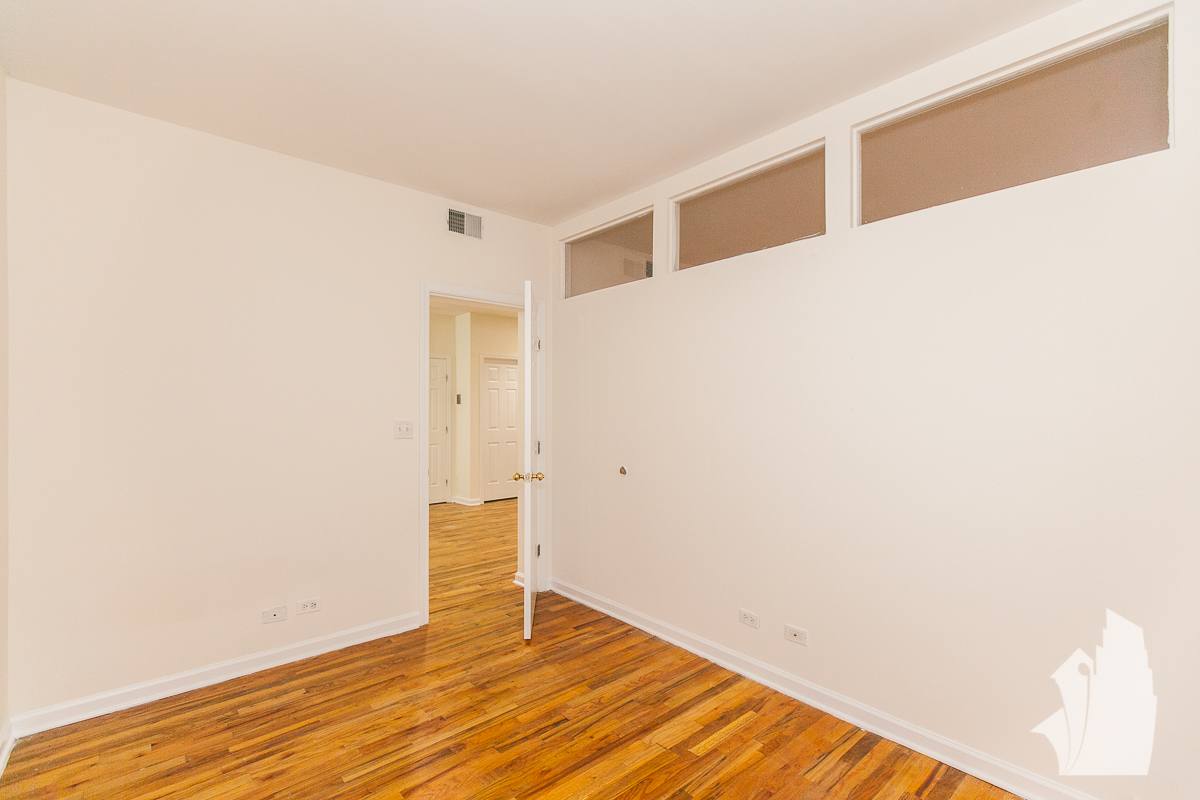 Apartment for rent at 917 Dakin #404, Chicago, IL 60613