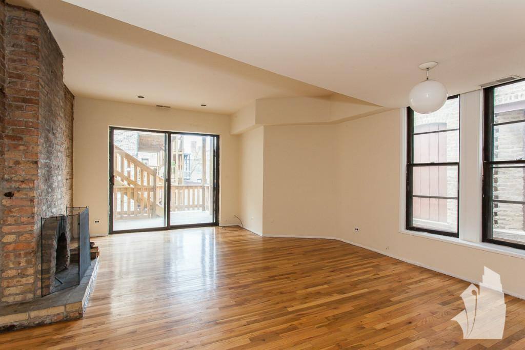 Apartment for rent at 2900 Broadway #4, Chicago, IL 60657