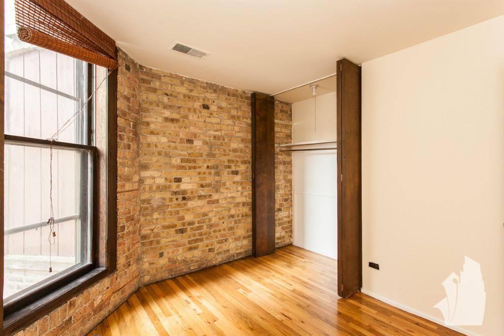 Apartment for rent at 2900 Broadway #4, Chicago, IL 60657