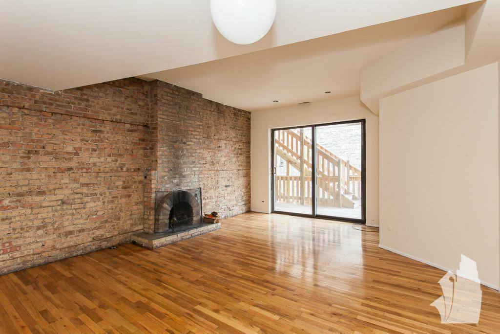 Apartment for rent at 2900 Broadway #4, Chicago, IL 60657