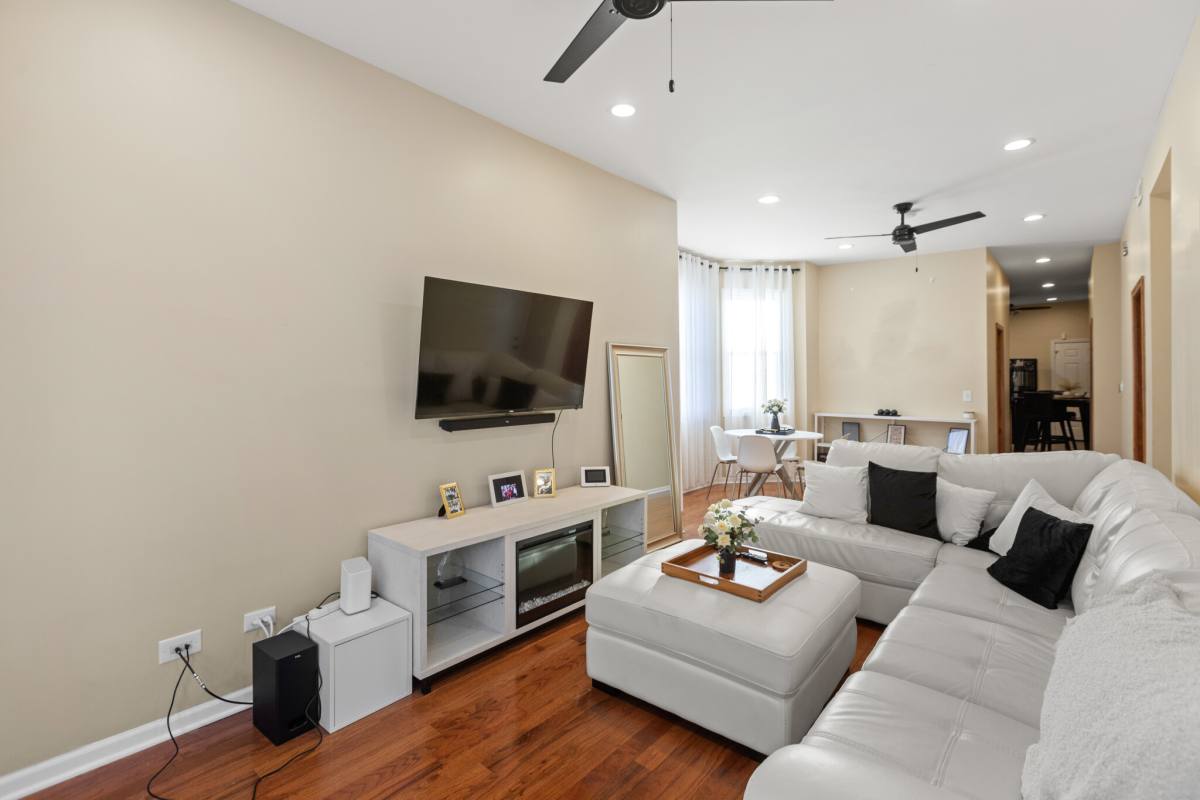 Apartment for rent at 2028 Hamlin #2, Chicago, IL 60647