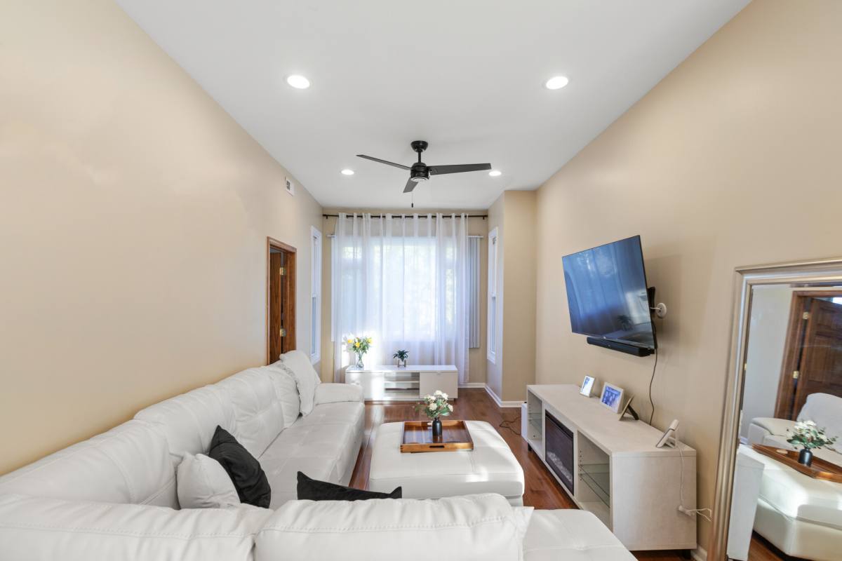 Apartment for rent at 2028 Hamlin #2, Chicago, IL 60647