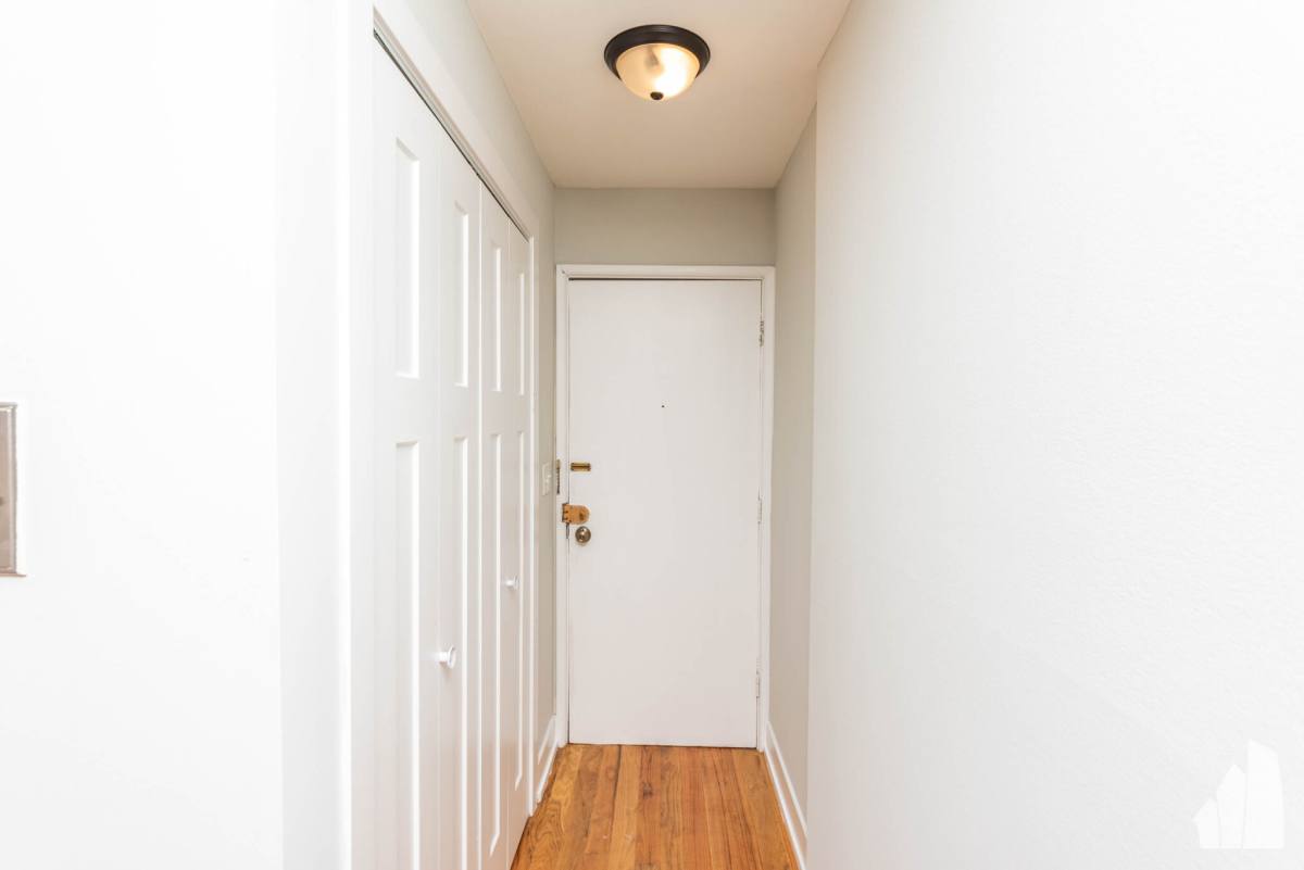Apartment for rent at 447 Barry #301, Chicago, IL 60657