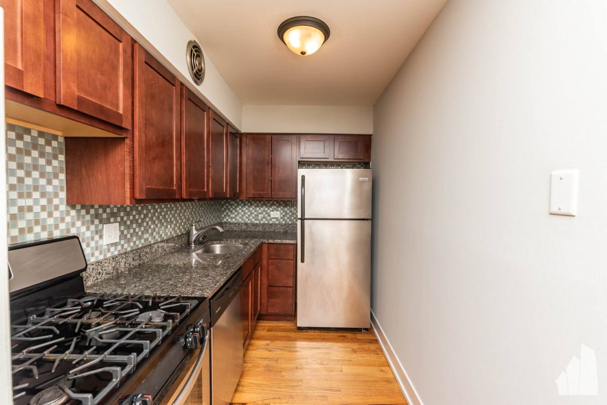 Apartment for rent at 447 Barry #301, Chicago, IL 60657
