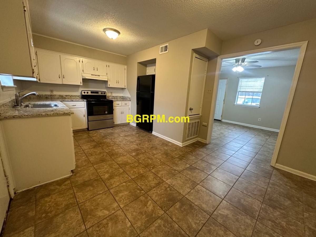 Apartment for rent at 1012 W Myrtle St, Cabot, AR 72023