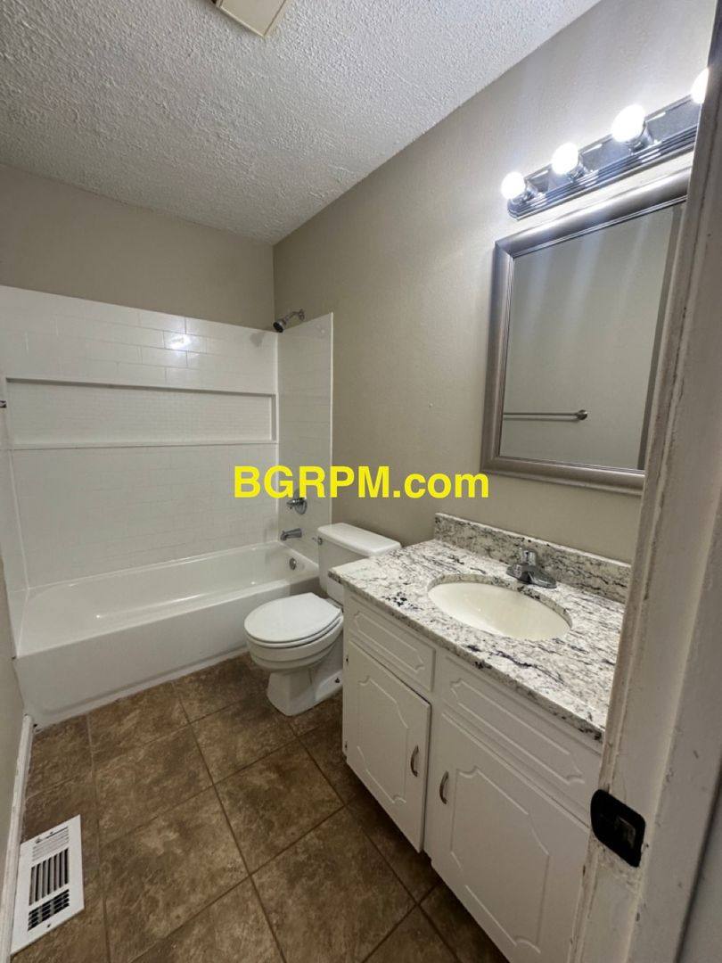 Apartment for rent at 1012 W Myrtle St, Cabot, AR 72023