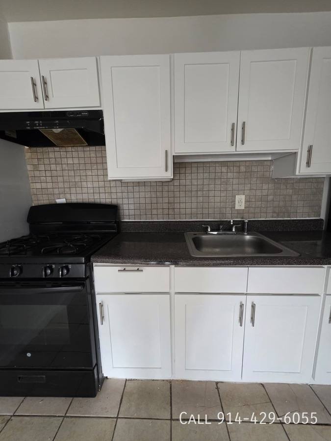 Apartment for rent at 53 Glenwood Ave #1B, Yonkers, NY 10701