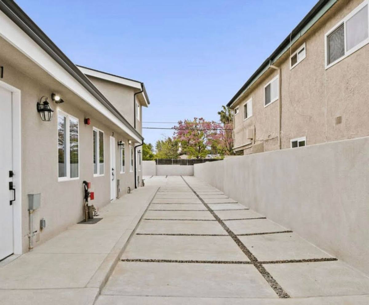 Apartment for rent at 10914 Columbus, Mission Hills, CA 91345