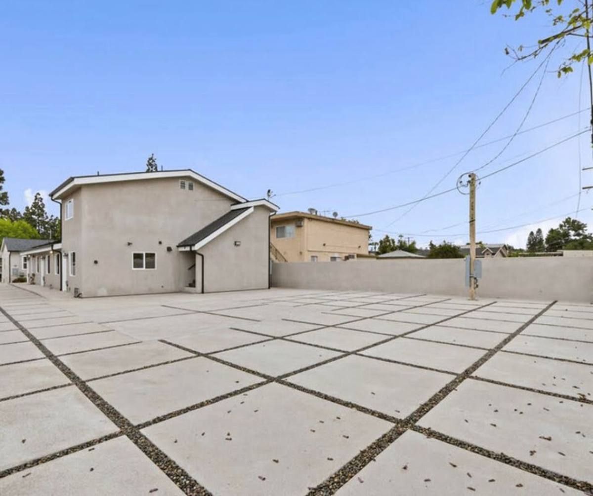 Apartment for rent at 10914 Columbus, Mission Hills, CA 91345