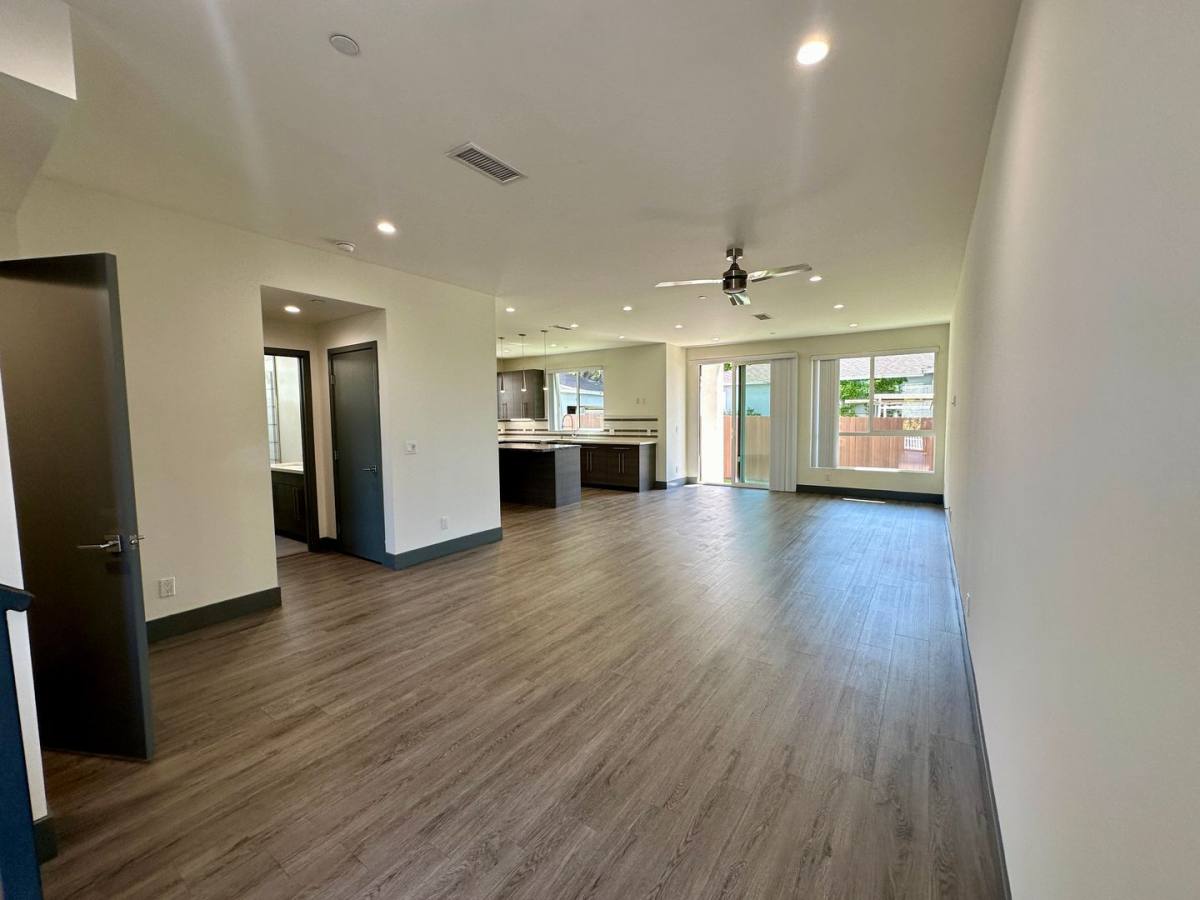 6439 W 86th Place, Los Angeles, CA 90045 - Townhouse For Rent - Image 2