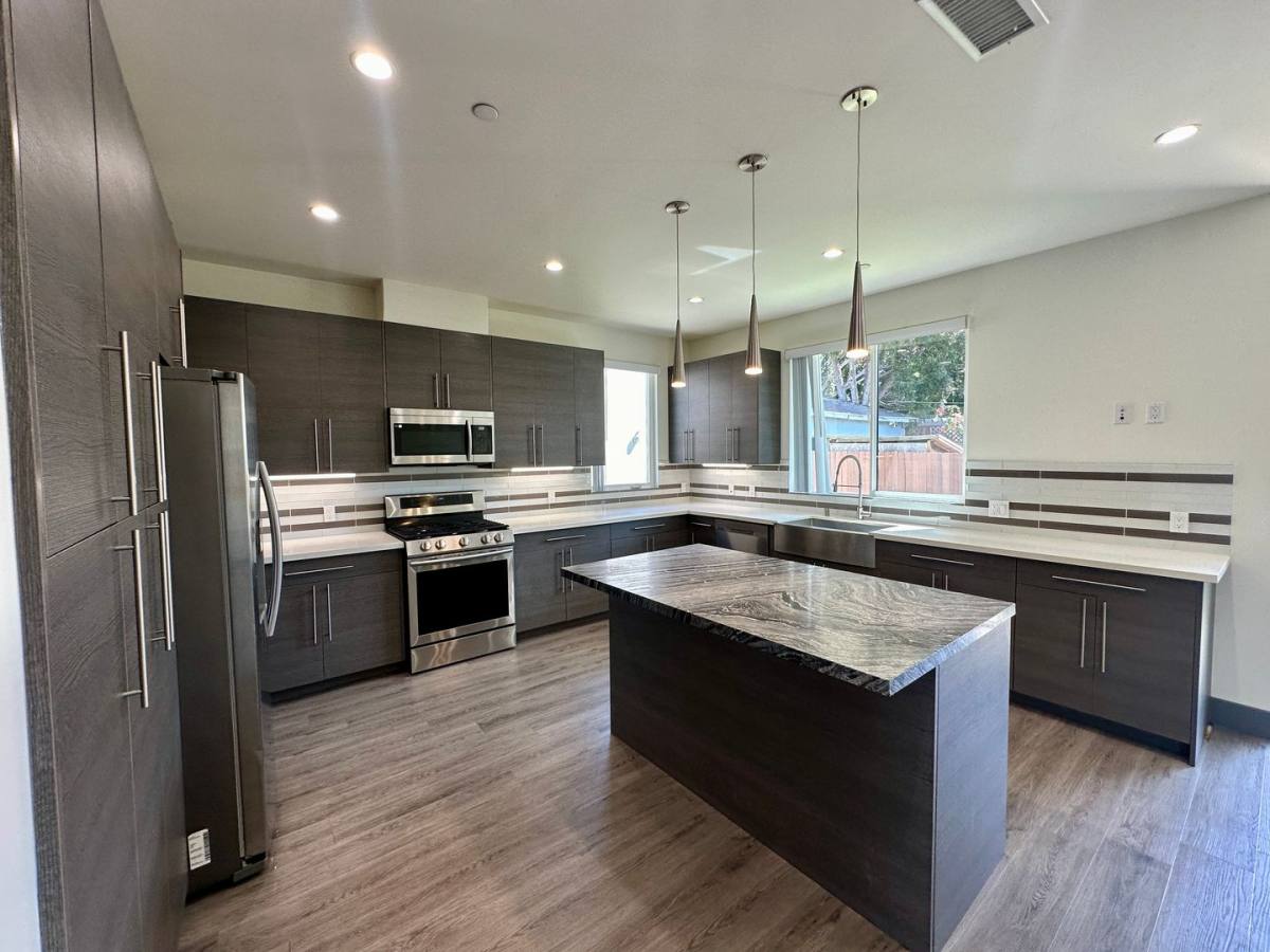 6439 W 86th Place, Los Angeles, CA 90045 - Townhouse For Rent - Image 6