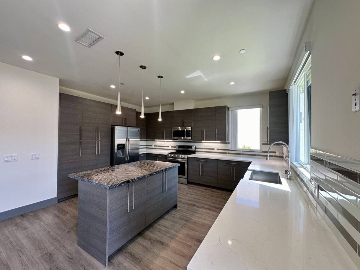 6439 W 86th Place, Los Angeles, CA 90045 - Townhouse For Rent - Image 7