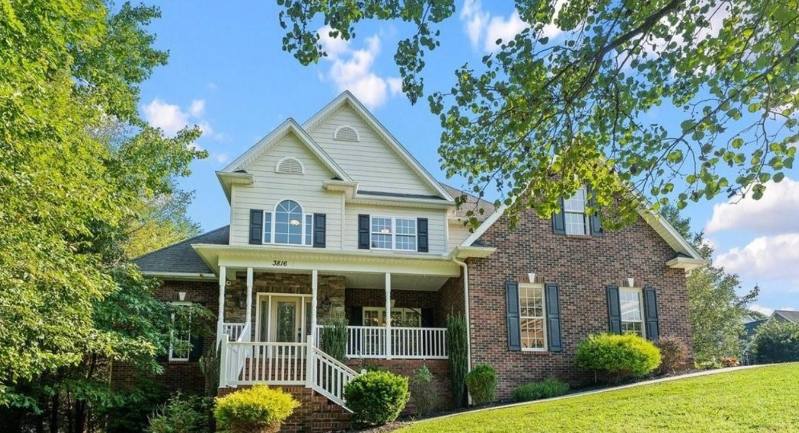 House for rent at 3816 Steve Ikerd Dr NE, Hickory, NC 28602