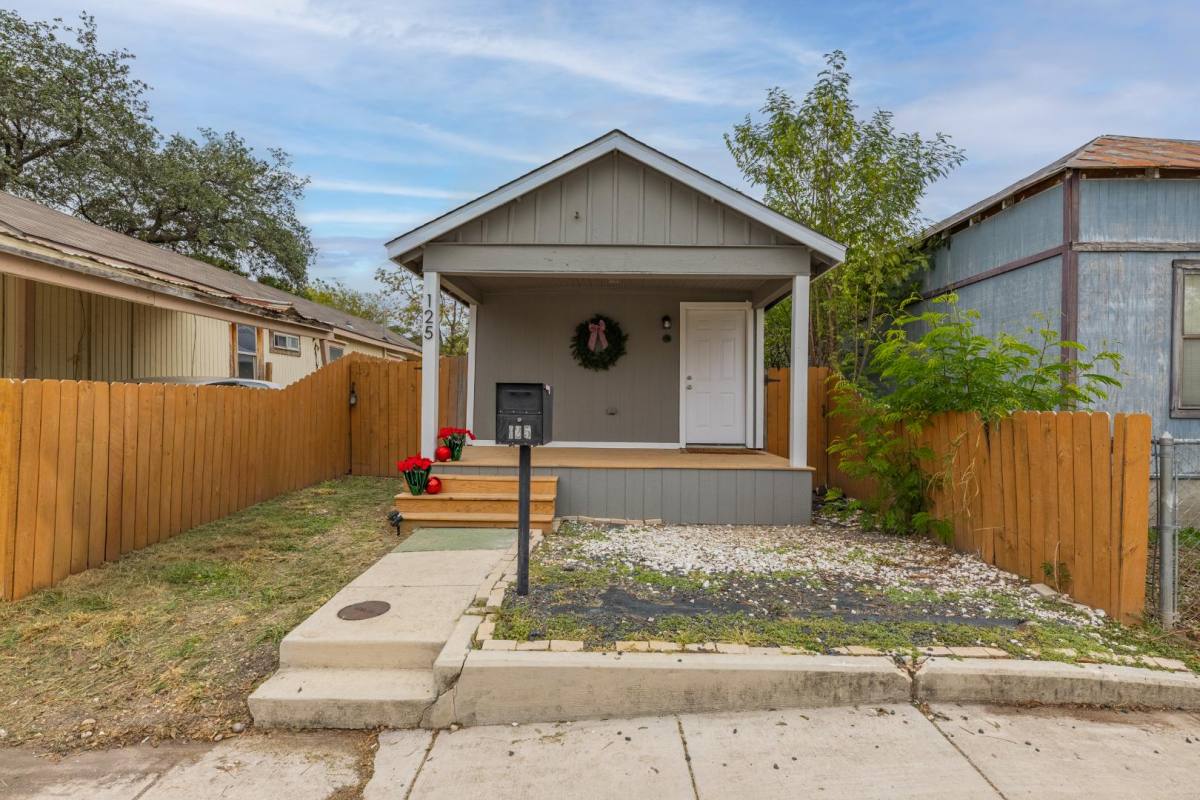 House for rent at 125 Forrest Ave, San Antonio, TX 78204